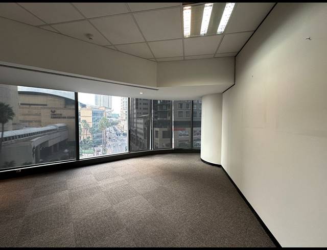 1,039M² OFFICE TO LET IN SANDTON CENTRAL